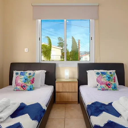 Roker By Ezoria * Κόλπος των Κοραλλιών