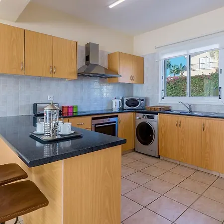 Roker By Ezoria Κόλπος των Κοραλλιών