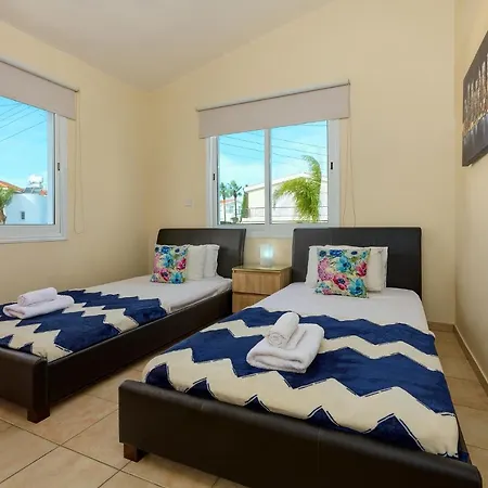 Roker By Ezoria Βίλα