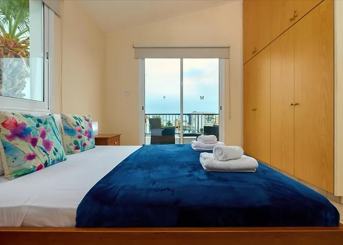 Roker By Ezoria * Coral Bay